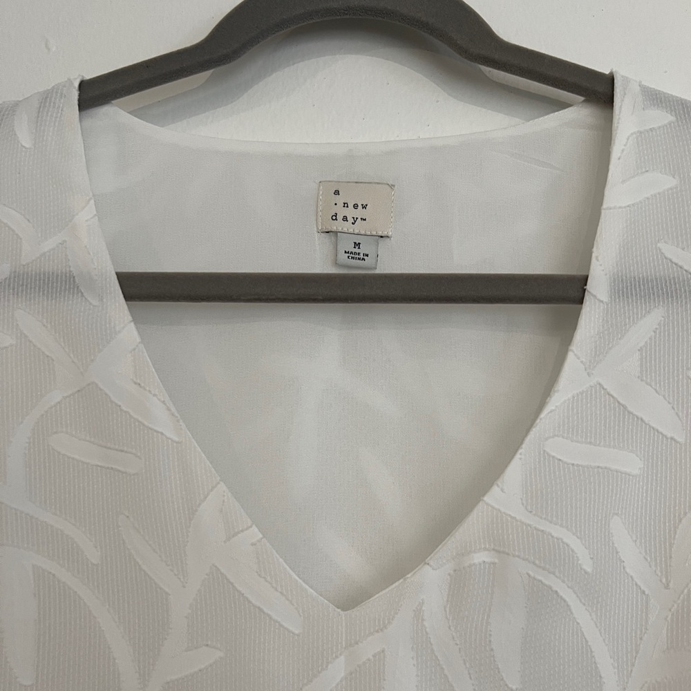 A New Day chiffon blouse - size M - Picture 2 of 3